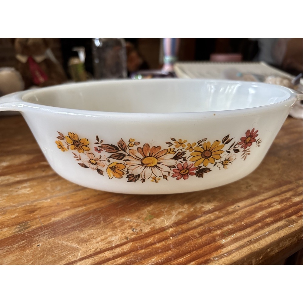 Vintage Anchor Hocking Autumn Daisies 1.5 Qt Casserole Dish, 1970s - Picture 3 of 5